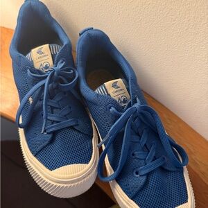 Cariuma womens Vibrant Blue Sneakers- ocean edition